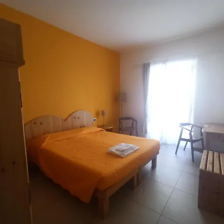 לינה וארוחת בוקר And San Giovanni רומא